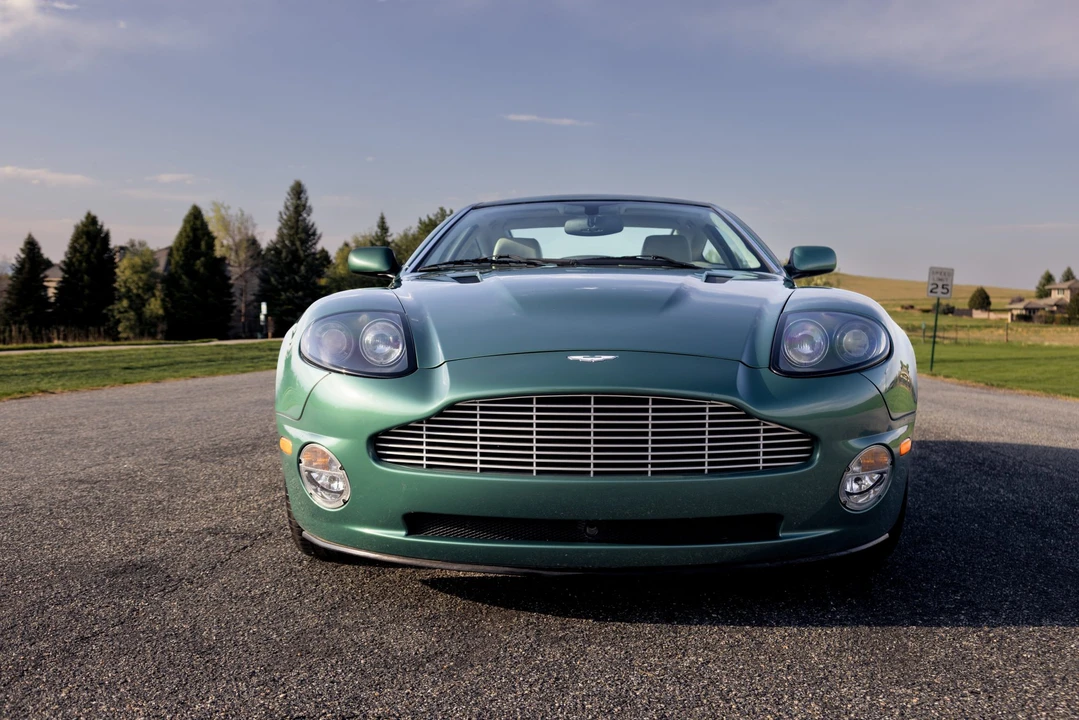 2002 Aston Martin Vanquish 1st Gen - Image 12 of 31