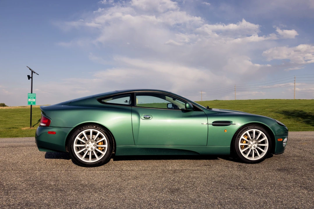 2002 Aston Martin Vanquish 1st Gen - Image 22 of 31