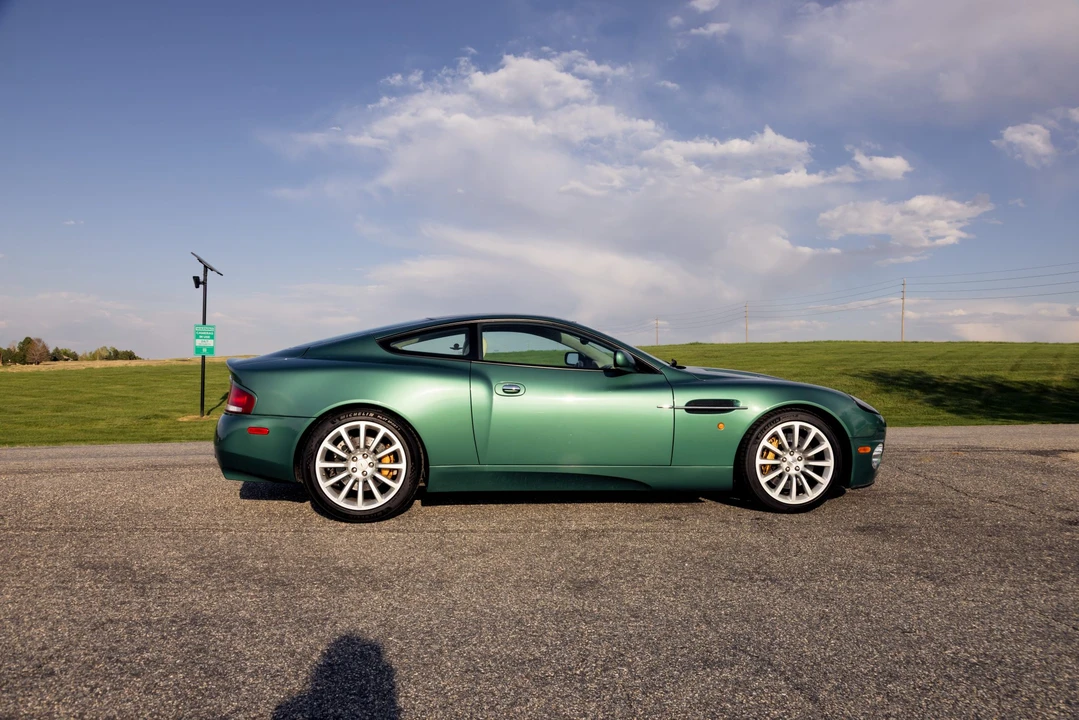 2002 Aston Martin Vanquish 1st Gen - Image 21 of 31