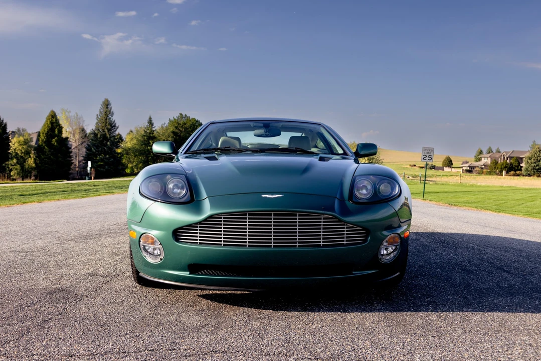 2002 Aston Martin Vanquish 1st Gen - Image 10 of 31