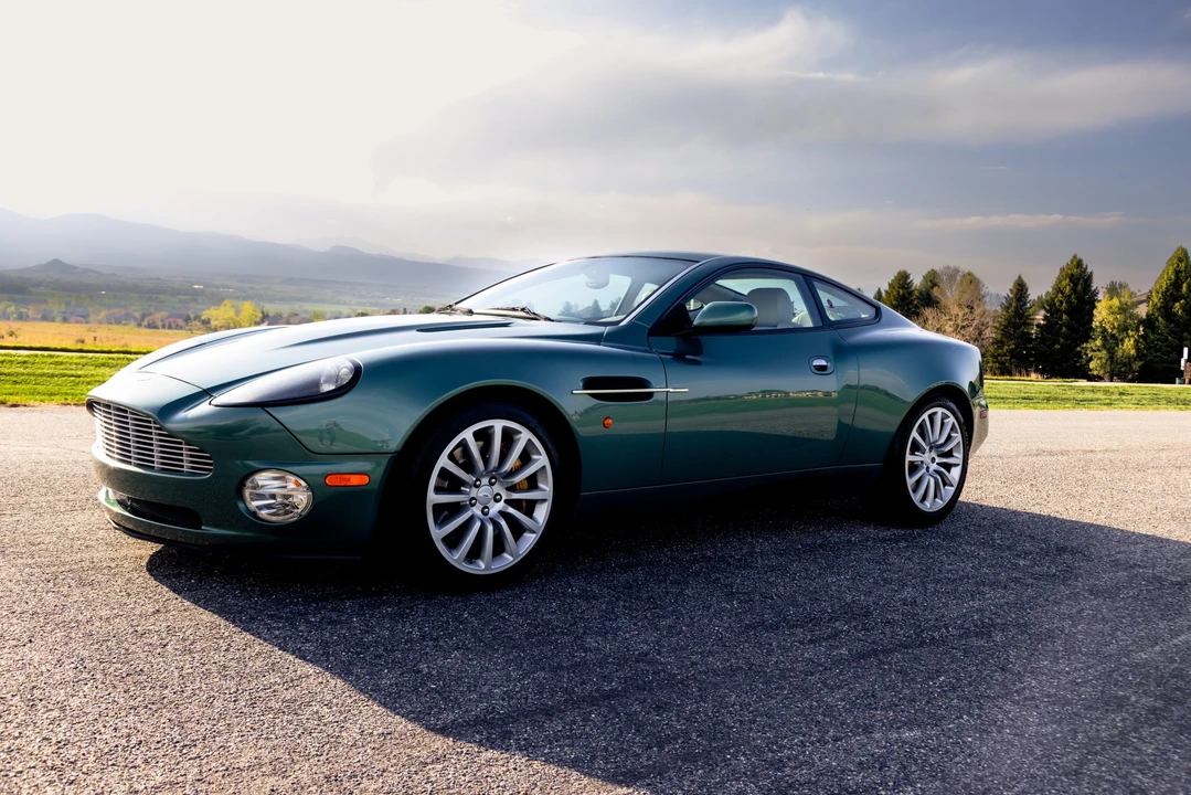 2002 Aston Martin Vanquish 1st Gen - Image 2 of 31