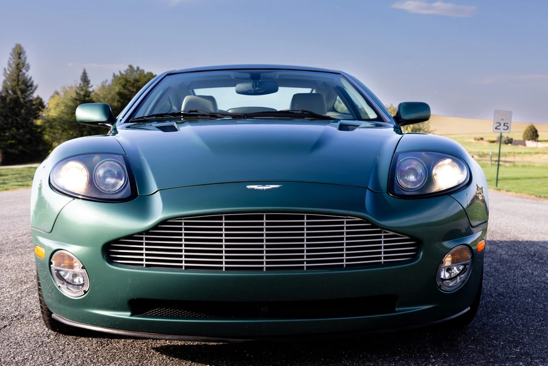 2002 Aston Martin Vanquish 1st Gen - Image 15 of 31