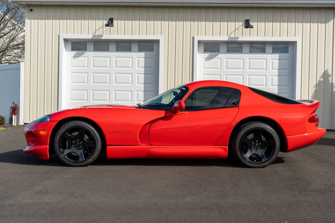 2002 Dodge Viper GTS 2nd Gen - Image 8 of 31