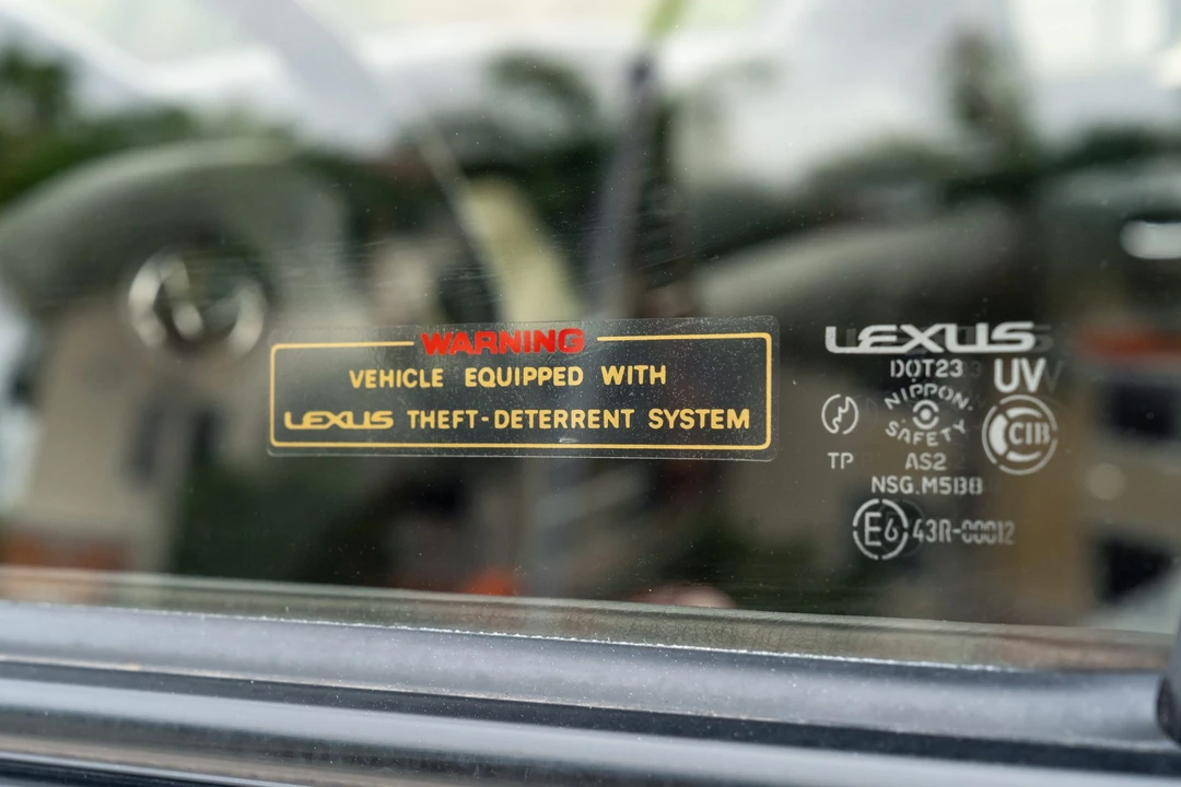 2002 Lexus LX 2nd Gen - Image 27 of 31