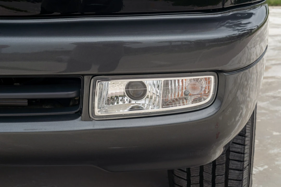 2002 Lexus LX 2nd Gen - Image 15 of 31