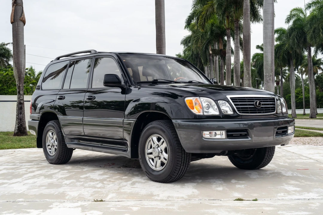 2002 Lexus LX 2nd Gen - Image 7 of 31