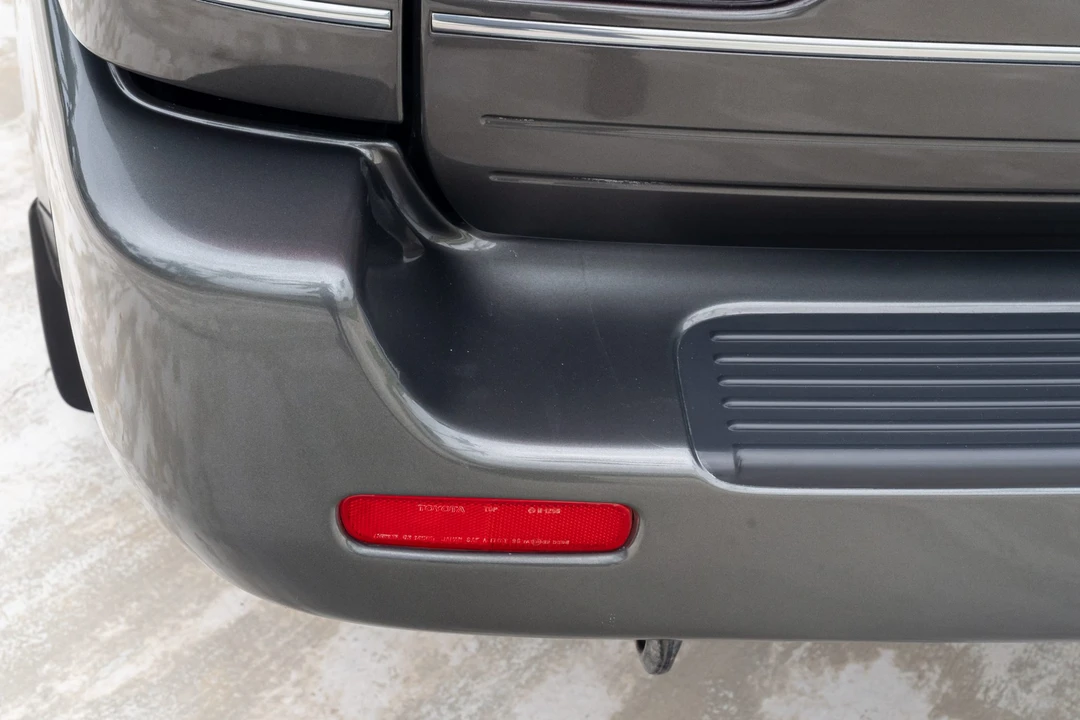 2002 Lexus LX 2nd Gen - Image 19 of 31
