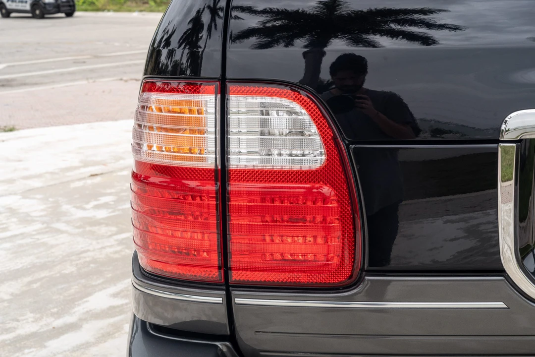 2002 Lexus LX 2nd Gen - Image 17 of 31