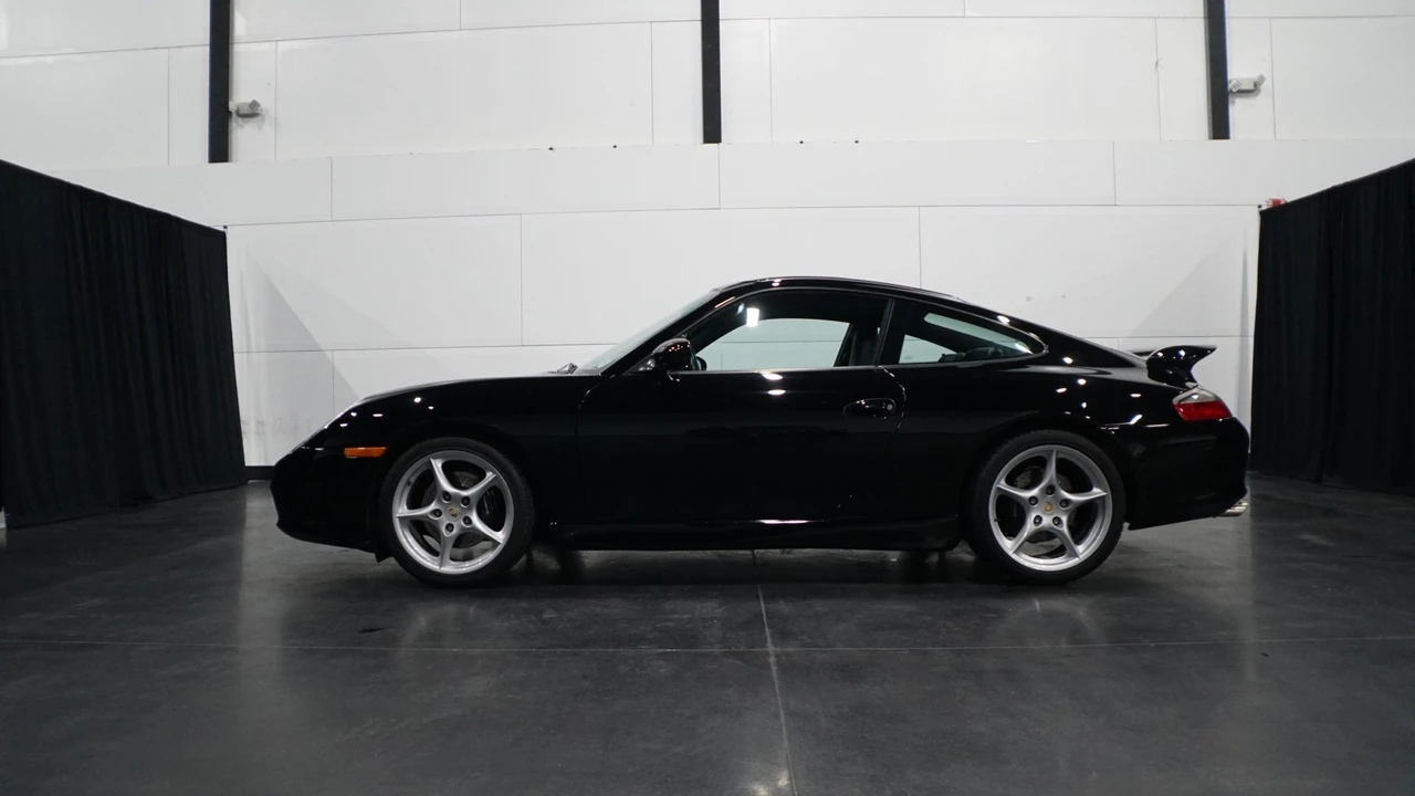 2002 Porsche 996 Carrera - Image 10 of 31