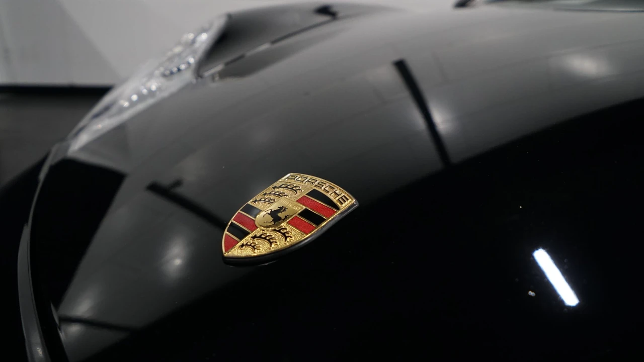 2002 Porsche 996 Carrera - Image 27 of 31