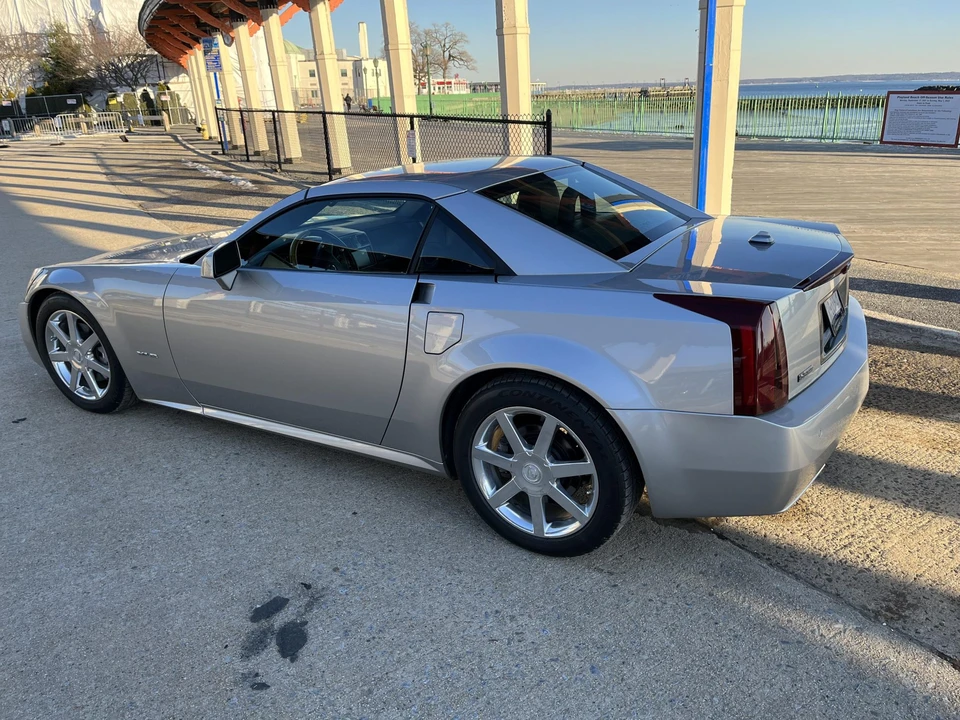 2004 Cadillac XLR - Image 17 of 31