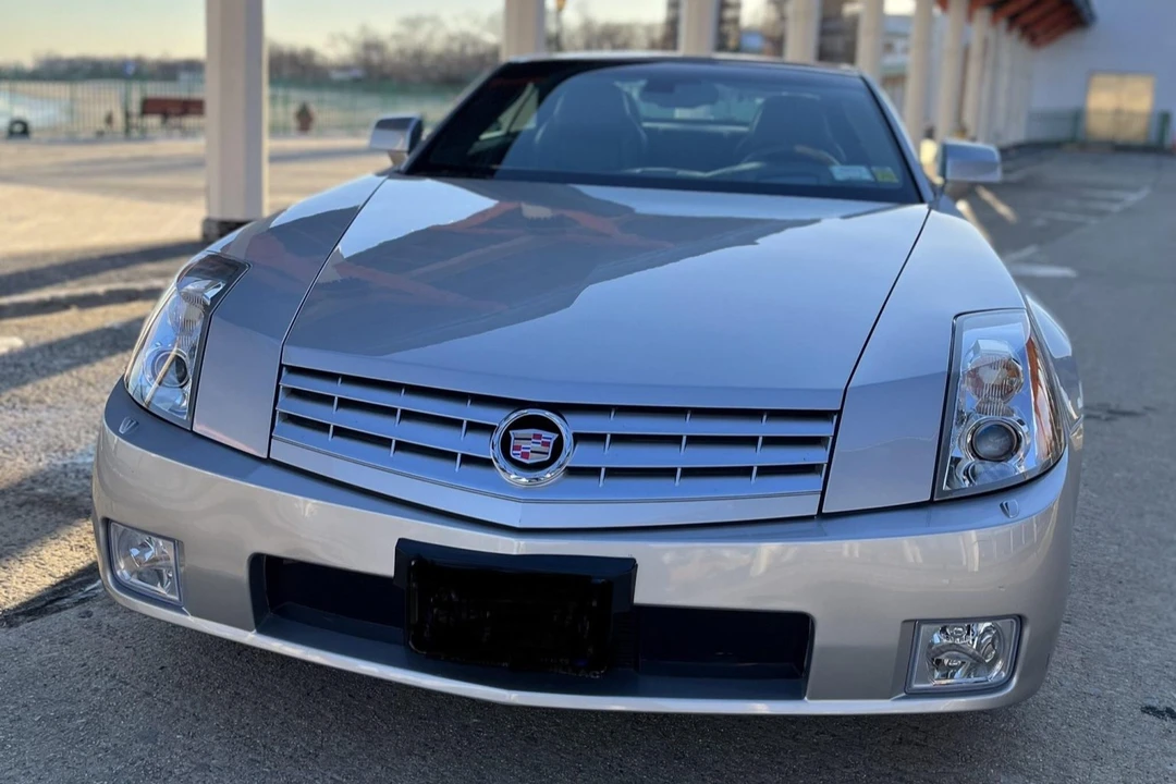 2004 Cadillac XLR - Image 3 of 31