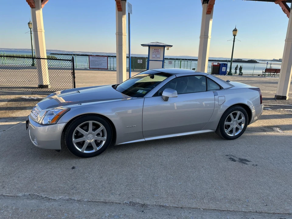 2004 Cadillac XLR - Image 20 of 31