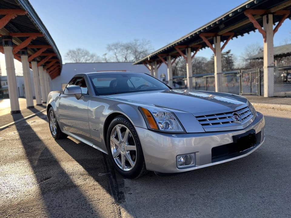 2004 Cadillac XLR - Image 7 of 31