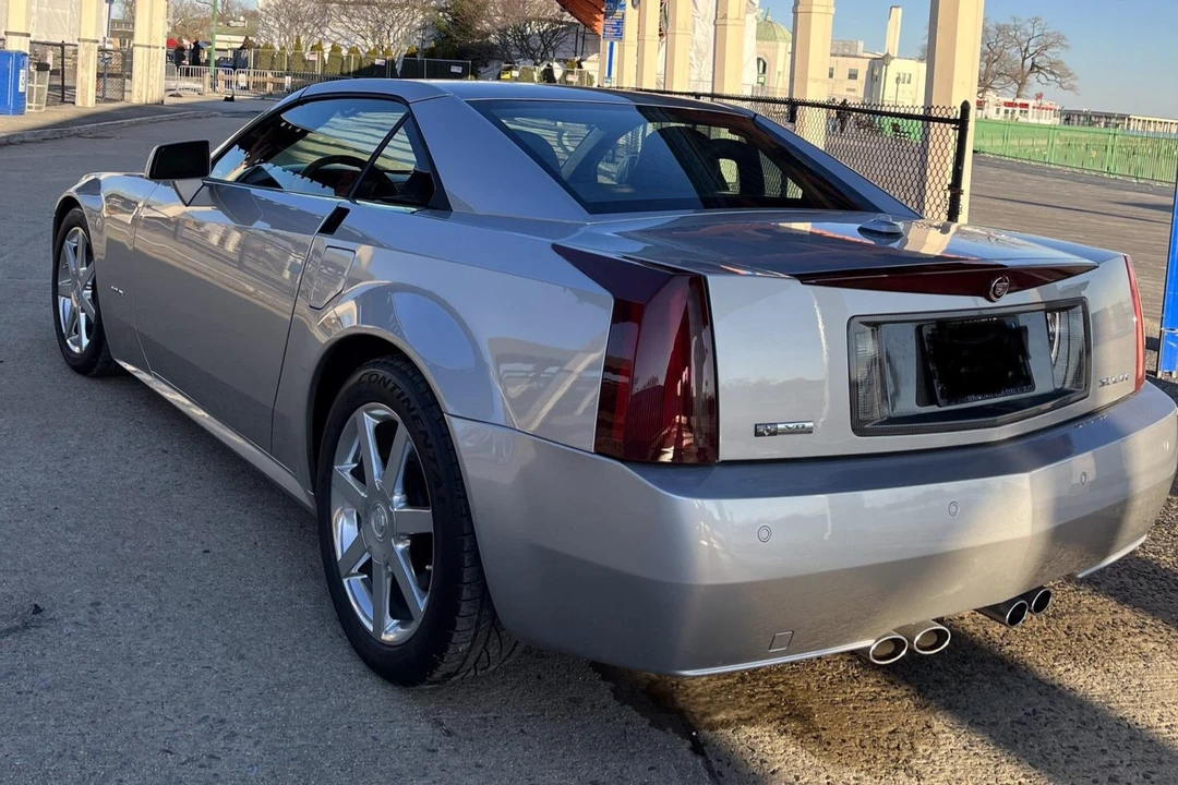 2004 Cadillac XLR - Image 15 of 31