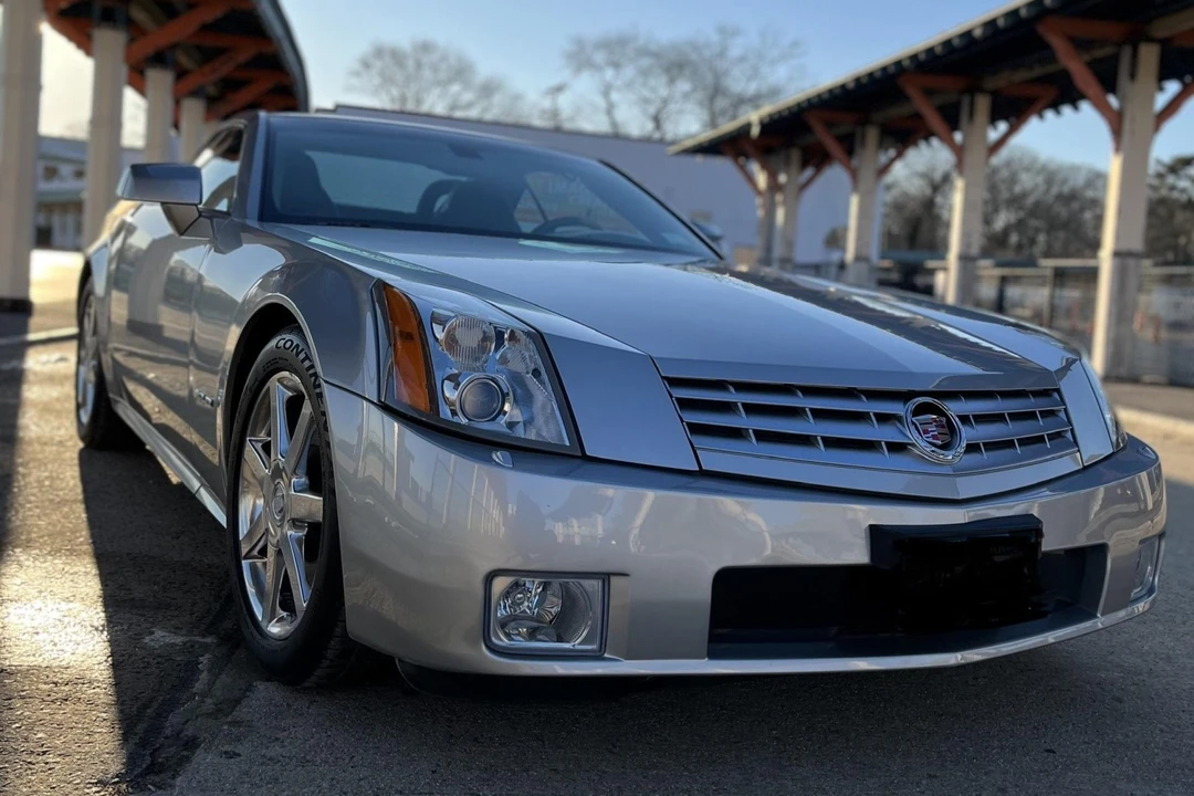 2004 Cadillac XLR - Image 6 of 31