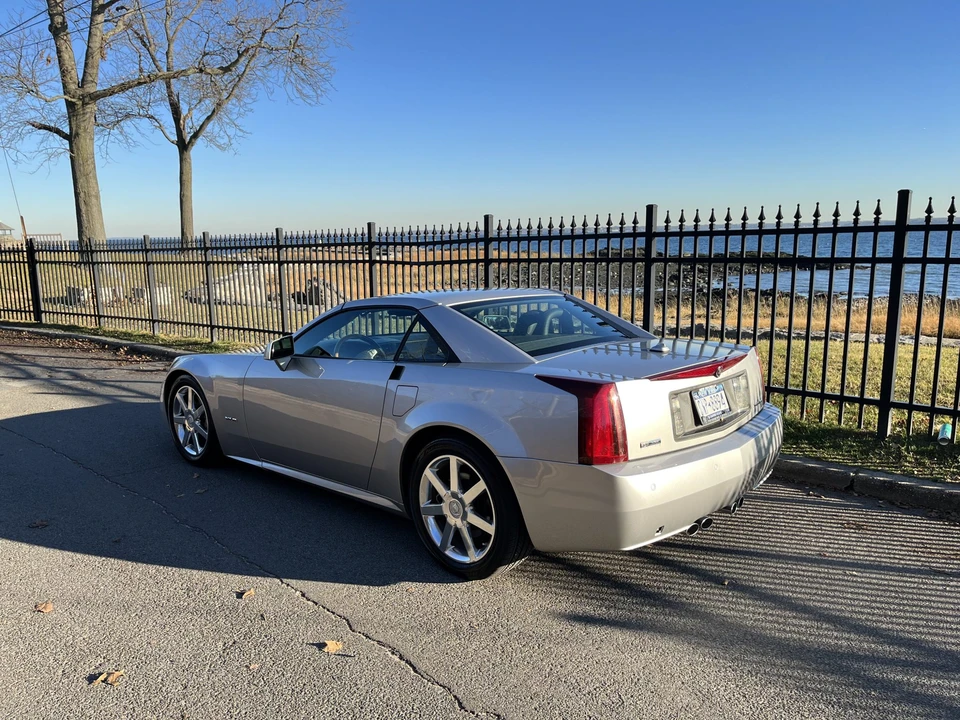 2004 Cadillac XLR - Image 16 of 31