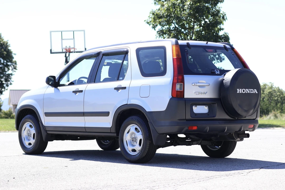 2004 Honda CR-V 2nd Gen - Image 10 of 31