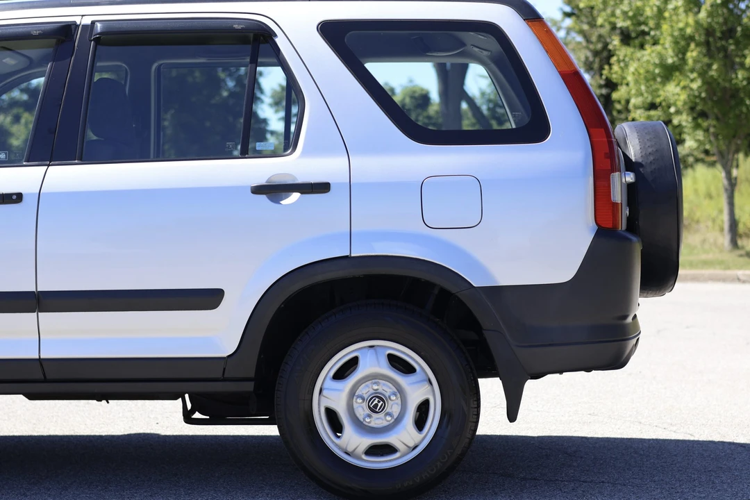 2004 Honda CR-V 2nd Gen - Image 24 of 31
