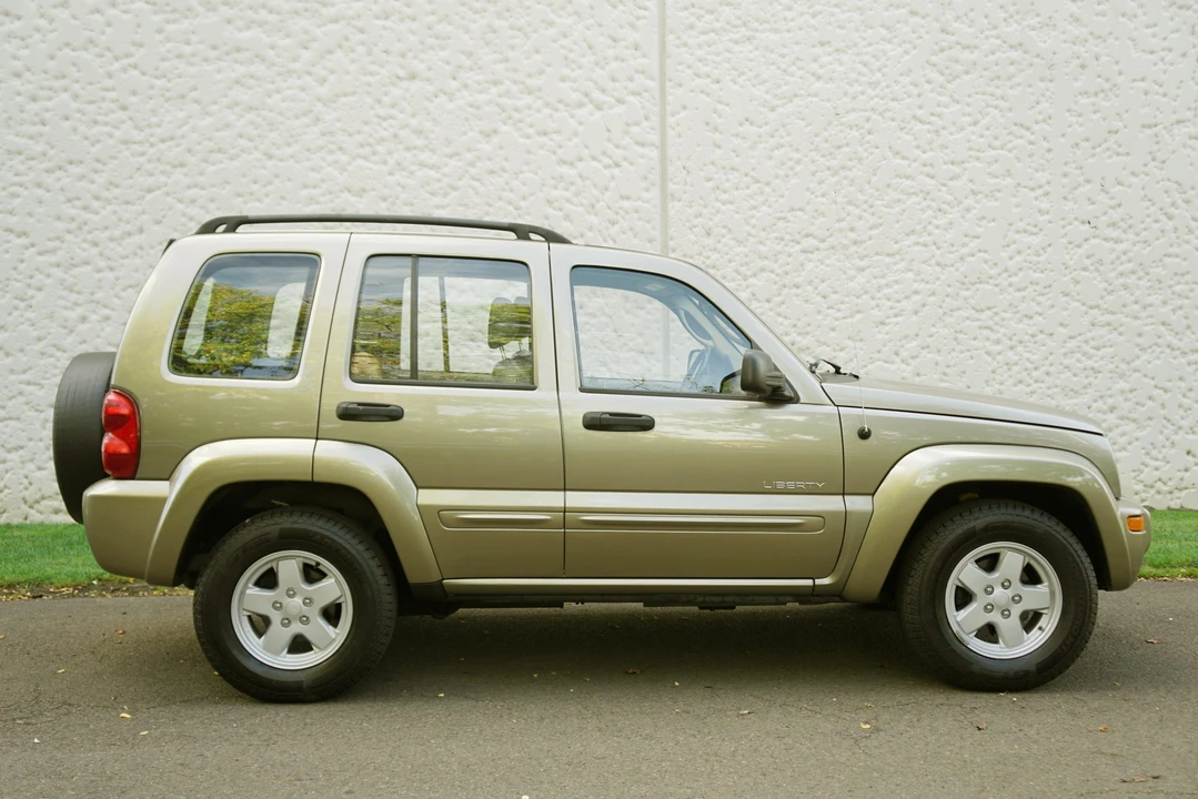 2004 Jeep KJ Liberty - Image 7 of 31