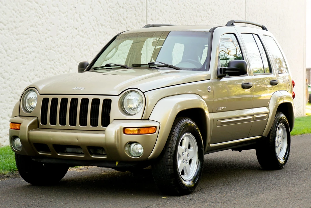 2004 Jeep KJ Liberty - Image 2 of 31