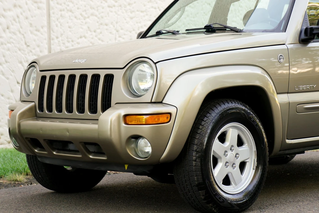 2004 Jeep KJ Liberty - Image 12 of 31