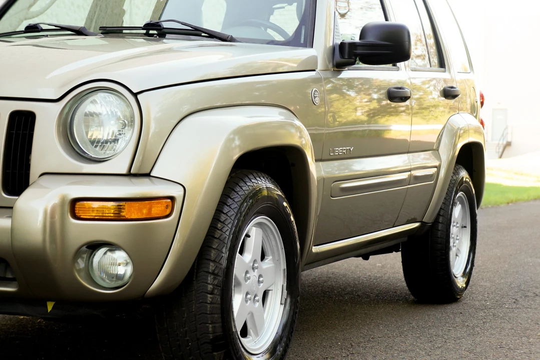 2004 Jeep KJ Liberty - Image 13 of 31