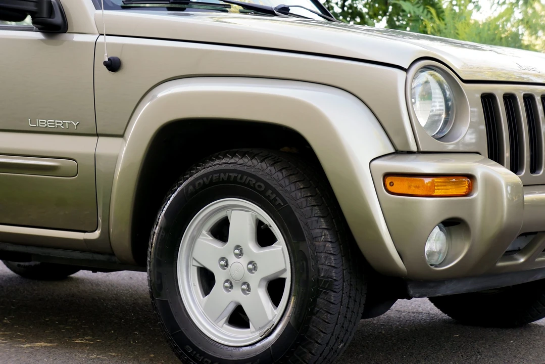 2004 Jeep KJ Liberty - Image 20 of 31