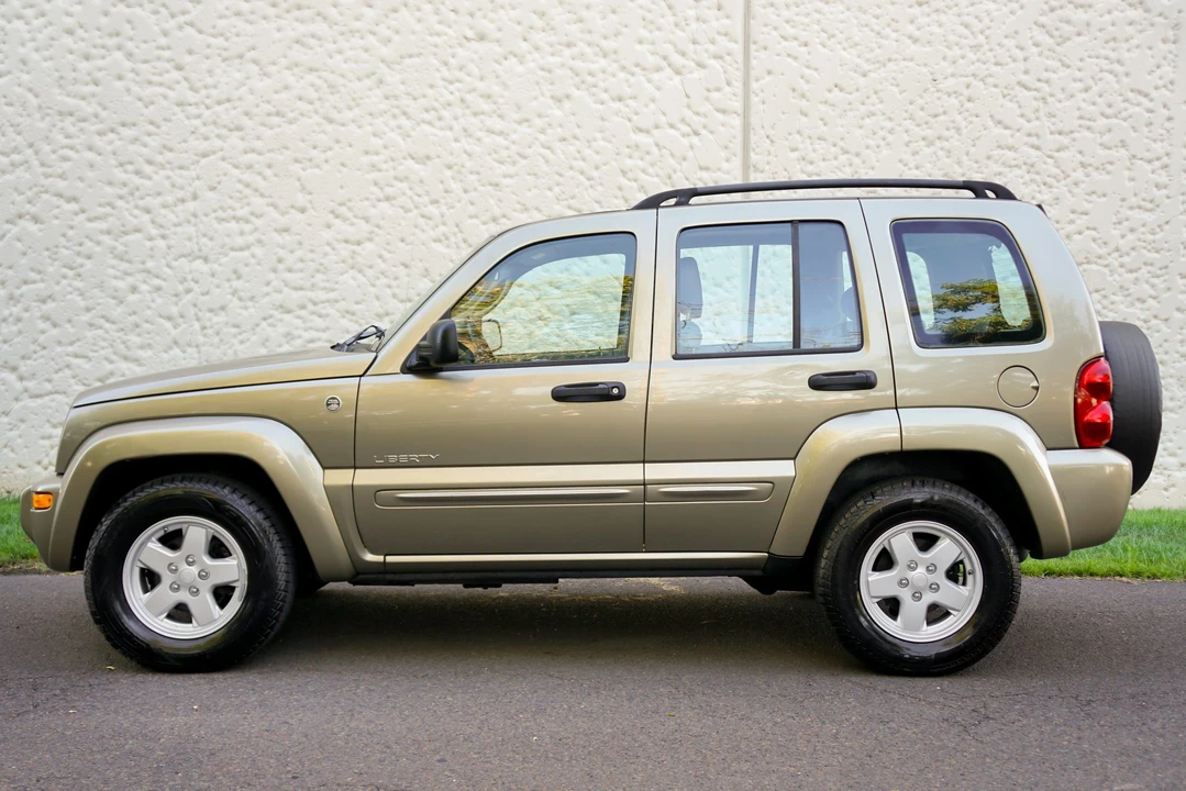 2004 Jeep KJ Liberty - Image 3 of 31