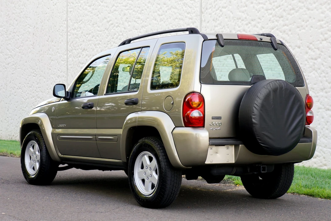 2004 Jeep KJ Liberty - Image 4 of 31