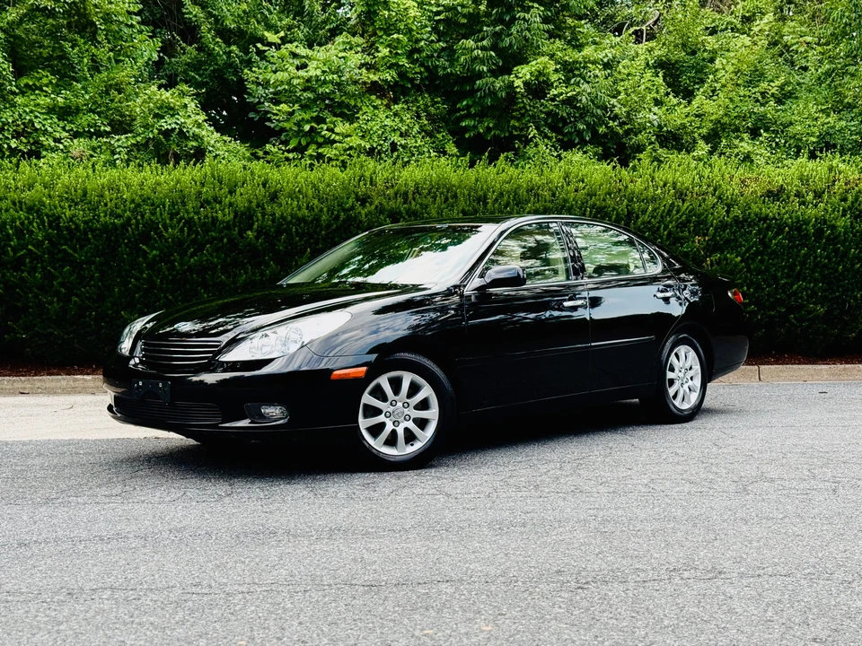 2004 Lexus ES 4th Gen - Image 9 of 31