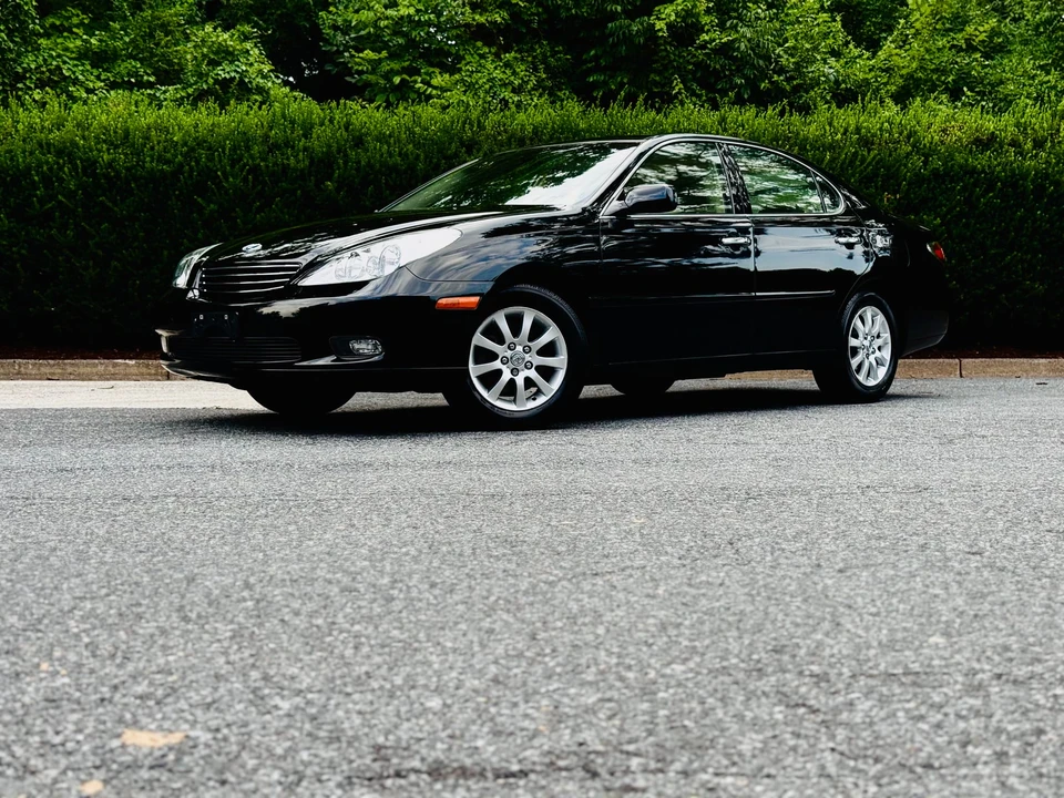 2004 Lexus ES 4th Gen - Image 10 of 31