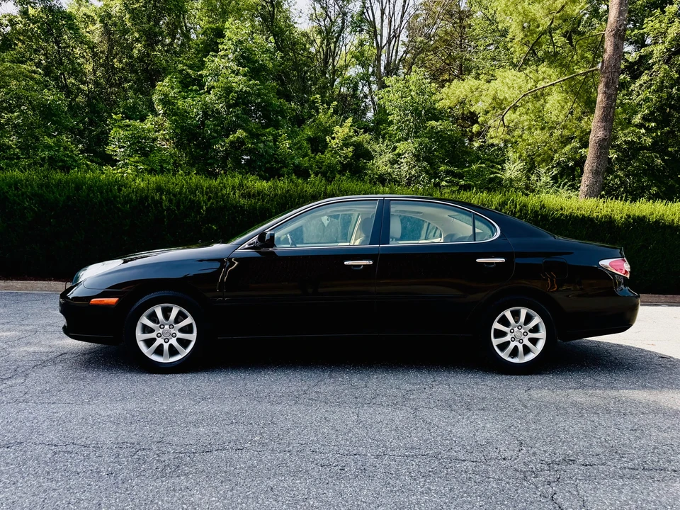 2004 Lexus ES 4th Gen - Image 14 of 31