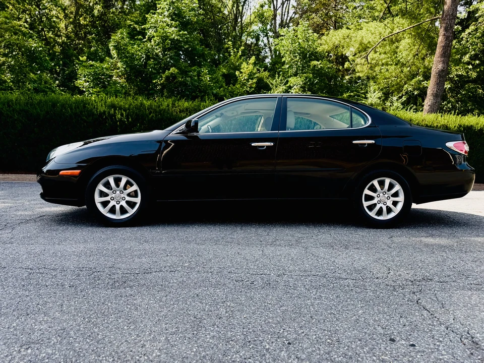 2004 Lexus ES 4th Gen - Image 15 of 31