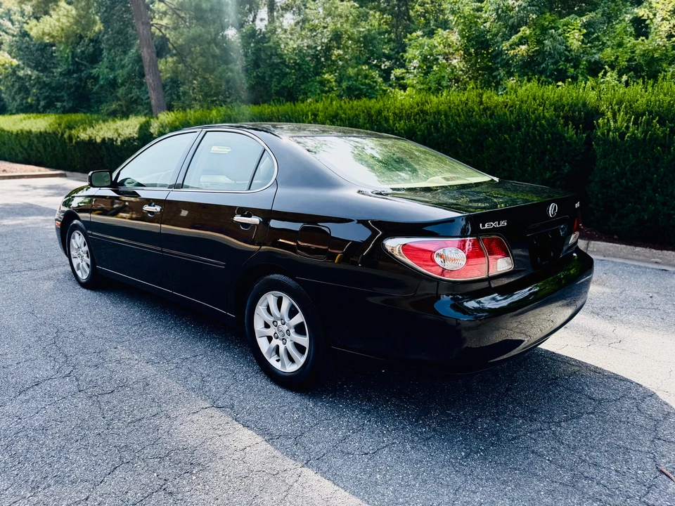 2004 Lexus ES 4th Gen - Image 17 of 31