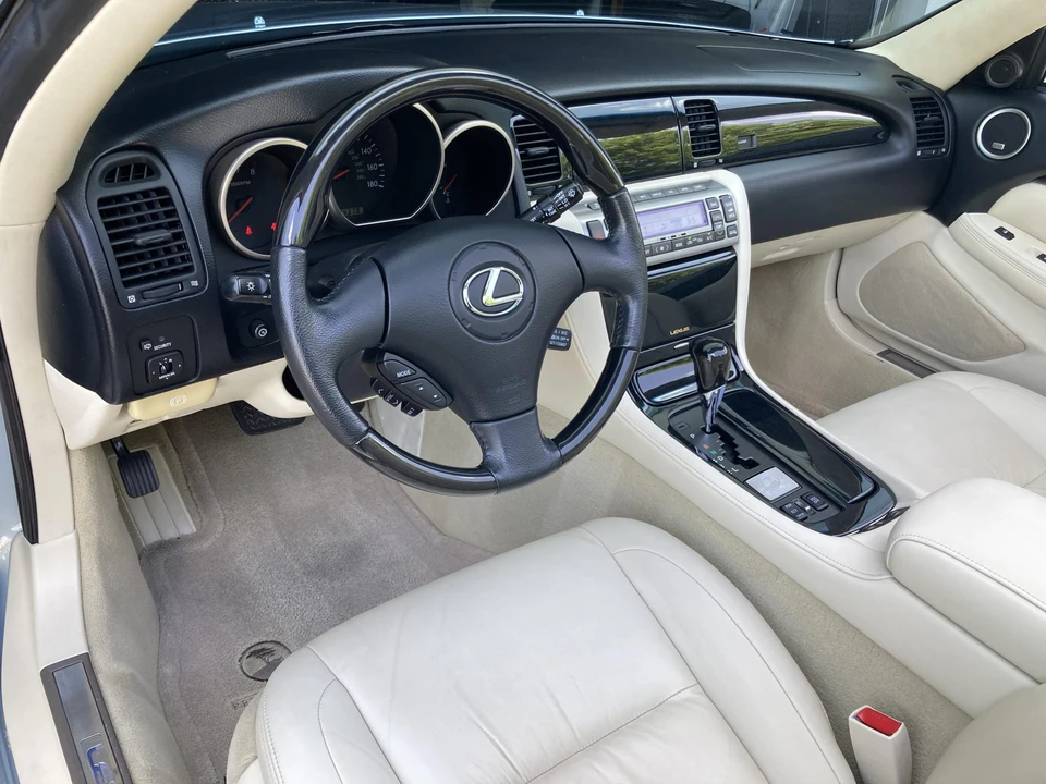 2004 Lexus SC430 - Image 24 of 31