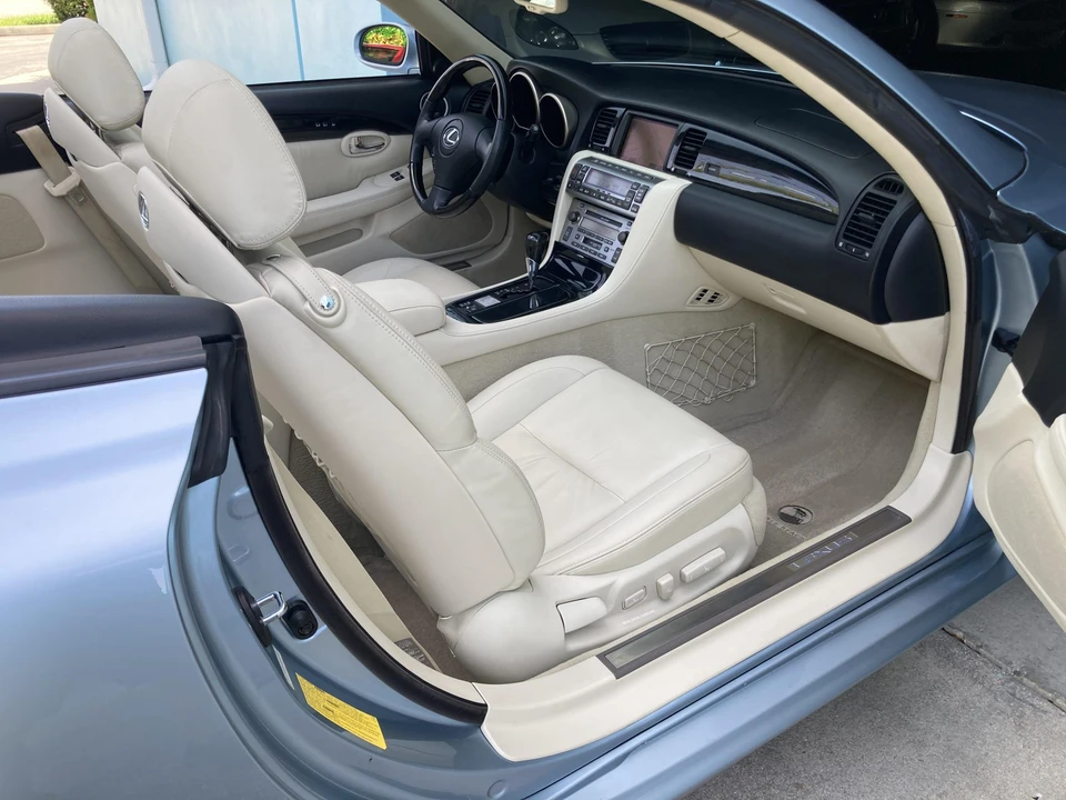 2004 Lexus SC430 - Image 21 of 31