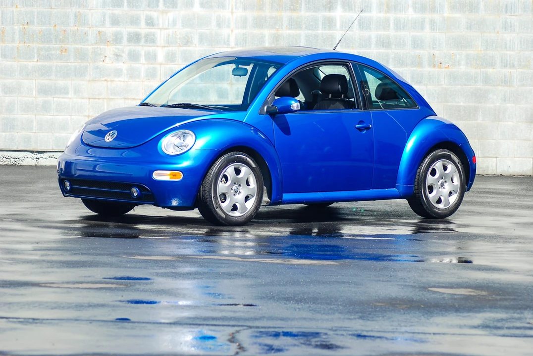 2004 Volkswagen New Beetle - Image 2 of 31