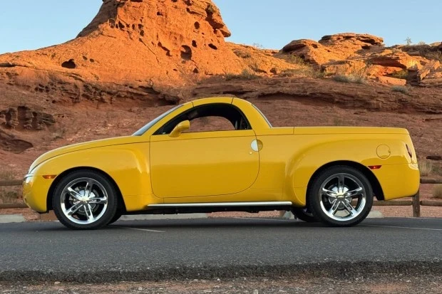 2005 Chevrolet SSR - Image 4 of 9