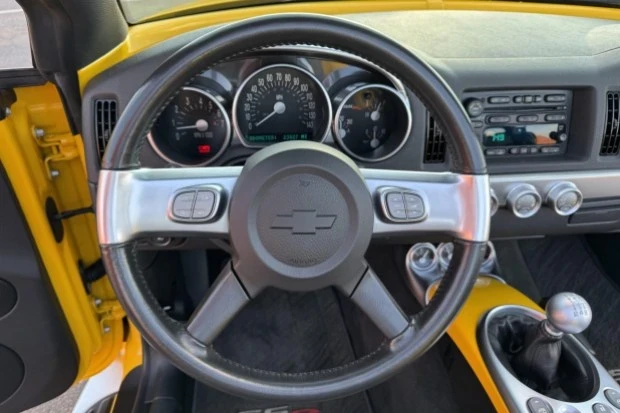 2005 Chevrolet SSR - Image 6 of 9