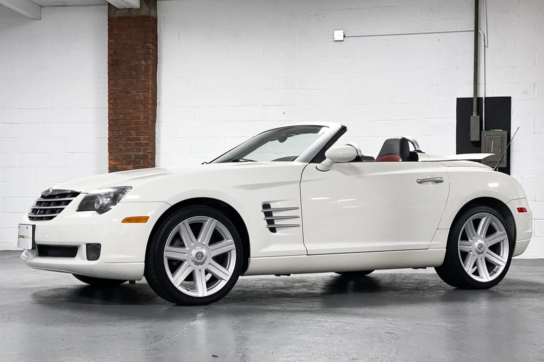 2005 Chrysler Crossfire - Image 5 of 31