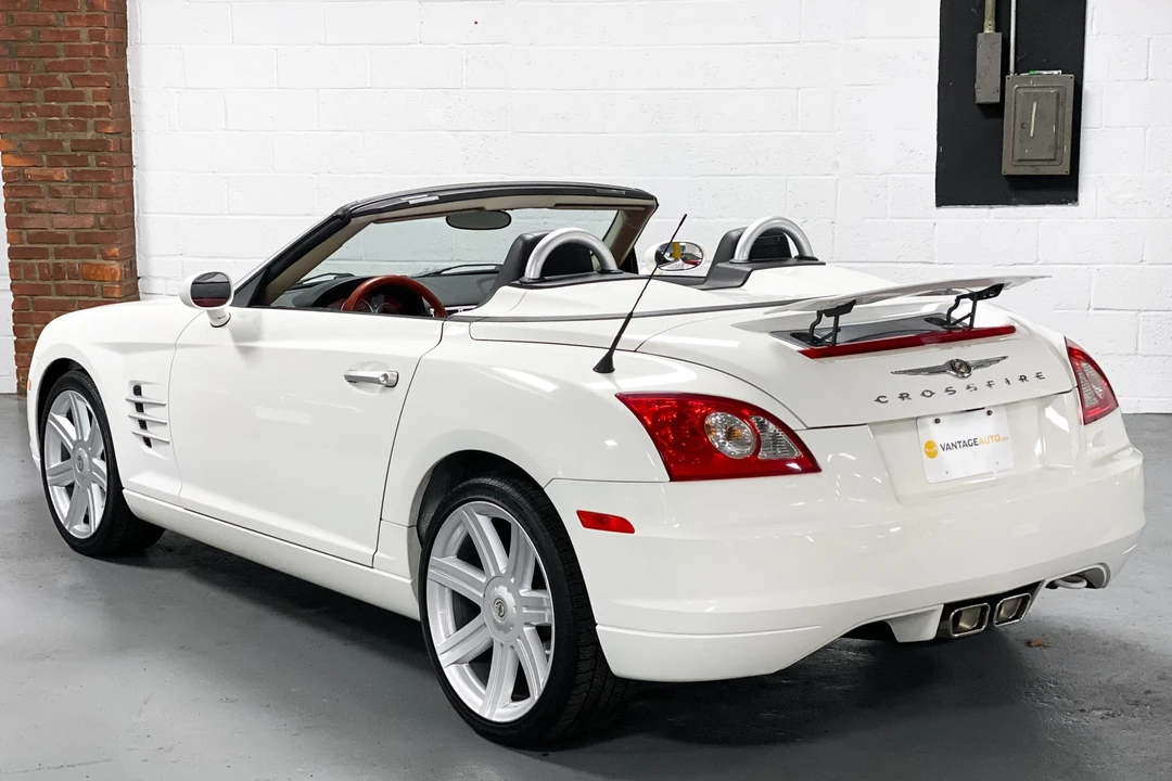 2005 Chrysler Crossfire - Image 7 of 31