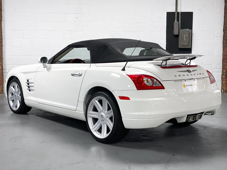 2005 Chrysler Crossfire - Image 18 of 31