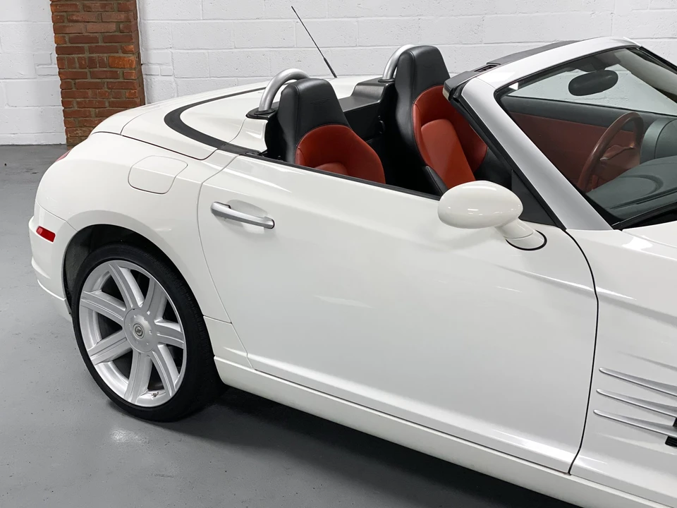 2005 Chrysler Crossfire - Image 27 of 31