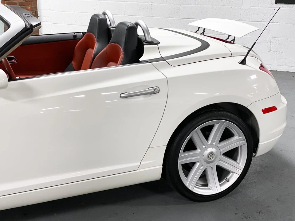 2005 Chrysler Crossfire - Image 25 of 31