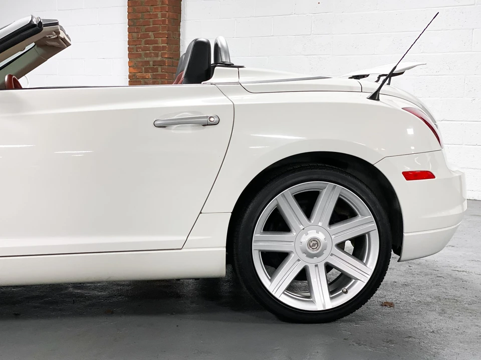 2005 Chrysler Crossfire - Image 26 of 31