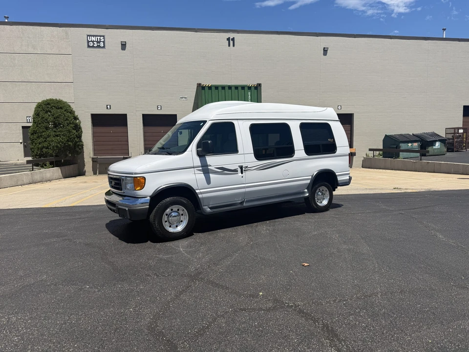 2005 Ford Econoline Van - Image 6 of 31