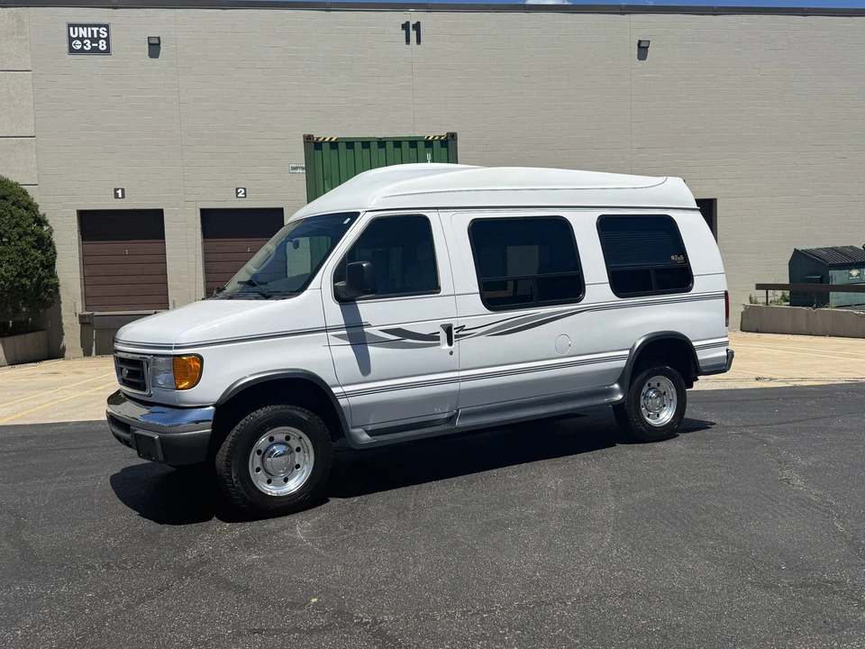 2005 Ford Econoline Van - Image 5 of 31