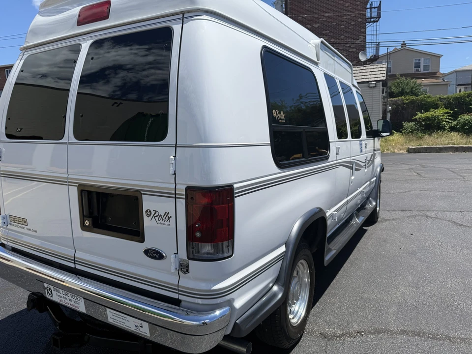 2005 Ford Econoline Van - Image 22 of 31
