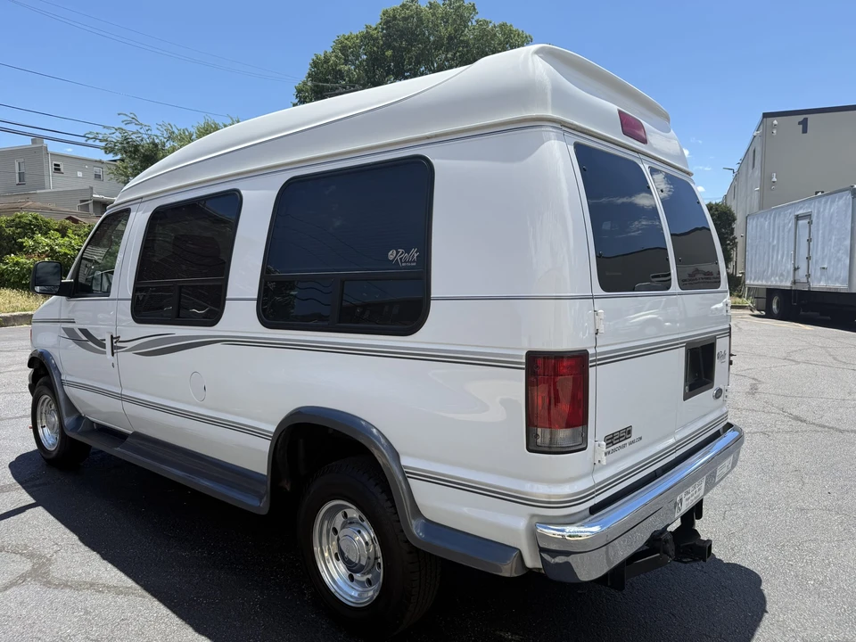 2005 Ford Econoline Van - Image 9 of 31
